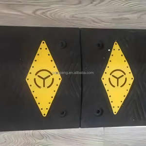 Резиновый лежачий полицейский (ограничитель скорости) с высокой светоотражающей способностью, ударопрочный, несущий, высота 30 мм, ограничение скорости 10-15 миль/ч, буферная полоса - Product Image 5