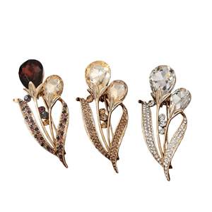 Broche de Moda Chapado en Oro con Cristales de Tulipán y Aleación de Rhinestone, de Lujo y Alta Calidad para Mujer, Regalo Personalizado para Boda, Compromiso o Fiesta - Product Image 1