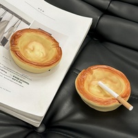 Cendrier moderne en résine en forme de tarte aux œufs, ornement créatif et personnalisé pour table basse, tendance, mignon et de grande valeur pour le salon et la maison