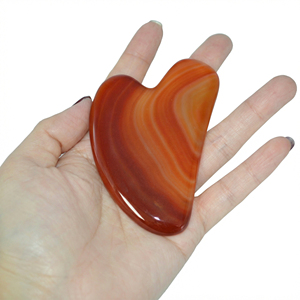 Outil de massage facial en agate rouge en forme de cœur, marque privée, pour le lifting de la peau, la beauté et les soins du visage et du corps - Product Image 6
