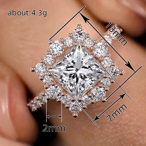 Anello Quadrato Minimalista per Donne, Elegante Gioiello da Dito alla Moda - Product Image 4