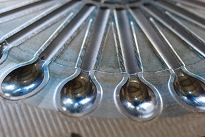 Molde de Inyección de Plástico para Cucharas Desechables de 24 Cavidades, Fabricante Profesional de Moldes de Inyección de Plástico - Product Image 1