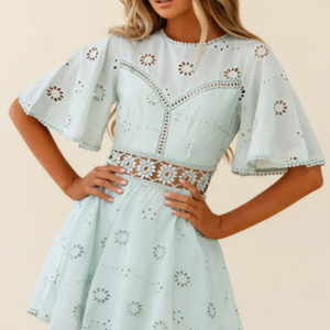 Robe mini bohème pour femme, vert menthe, brodée, à découpes, avec manches bouffantes, coupe évasée, décontractée pour l'été - Product Image 2
