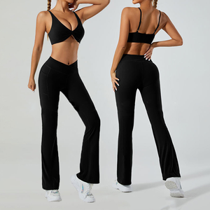 Quần legging nữ màu đen cherry dáng loe, chất liệu 80% polyamide 20% elastane, vải 185G, cạp cao, ống rộng, thích hợp cho tập luyện yoga. - Product Image 3