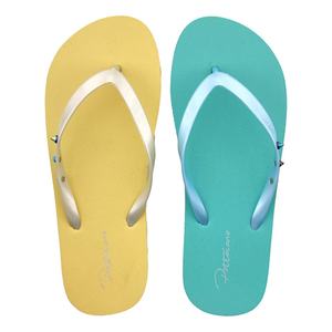 Sandalias de Playa para Mujer al por Mayor, con Tiras Brillantes y Tachuelas Metálicas, Suela Suave de PE, Chanclas de Verano - Product Image 2
