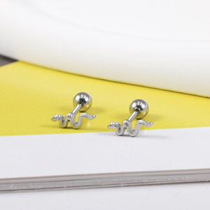 Boucles d'oreilles clous en acier inoxydable plaqué or, forme insecte, pierres de zircon serties griffes, unisexe, tendance, pour fêtes et mariages - Product Image 4
