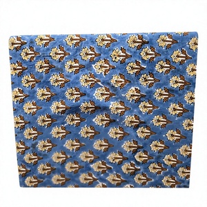 Tissu en coton imprimé à la main motif floral bleu, tissu imprimé de qualité supérieure, doux, respirant, textile en coton fait main pour la confection de vêtements - Product Image 1