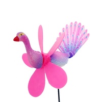 Ornamen Burung Merak Plastik Ramah Lingkungan Tahan UV Multiwarna Model Kincir Angin Taman Mainan Burung Dekorasi Menarik