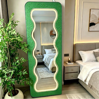 Miroir pleine longueur à LED HD, design ondulé effet vague, style Instagram, pour chambres à coucher, salles d'exposition et magasins de vêtements