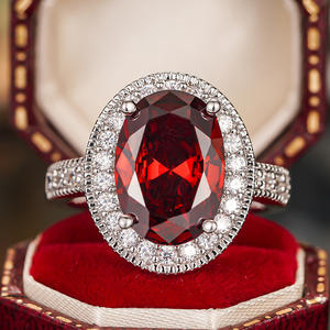 Elegante Anello da Cocktail da Donna con Granato Ovale Naturale e Incastonatura a Pavé, Gioiello di Moda per Fidanzamento A033 - Product Image 2