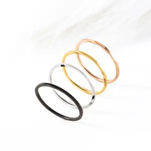 Bague artisanale en acier titane lisse, modèles féminins, simple et très mince, tendance, pour couples sauvages, modèles féminins