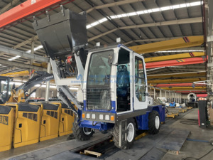 Bétonnière autochargeuse Shengmao LM4 4m3 avec système de pesage hydraulique, <span class=keywords><strong>prix</strong></span> usine, usine de béton portable sur roues - Product Image 6