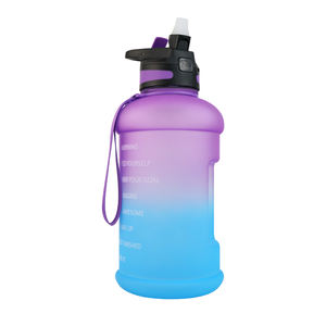 Bouteille d'eau en plastique sans bpa d'un demi-gallon avec manchon et <span class=keywords><strong>phrase</strong></span> de motivation OEM - Product Image 1