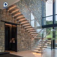 Escalier à poutres apparentes Prima Modern avec marches en bois et garde-corps en verre pour loft, utilisation intérieure et extérieure