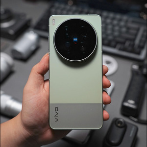 ชุดถ่ายภาพสุดยอดประสบการณ์ vivo X300 Ultra รุ่นขายดีปี 2026 สมาร์ทโฟน 5G ความจุ 16GB+1TB พร้อมเลนส์ G2 400 มม. และขาตั้งกล้องแบบวงแหวน - Product Image 1
