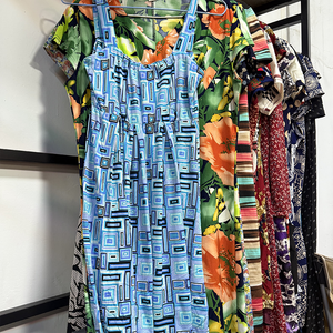 เสื้อผ้า<span class=keywords><strong>มือ</strong></span><span class=keywords><strong>สอง</strong></span> ชุดเดรสยาวผ้าฝ้ายสำหรับผู้หญิง แบรนด์ดังจากแอฟริกา เสื้อผ้า<span class=keywords><strong>มือ</strong></span><span class=keywords><strong>สอง</strong></span>แบบเบล ชุดเดรสผ้าไหม - Product Image 4