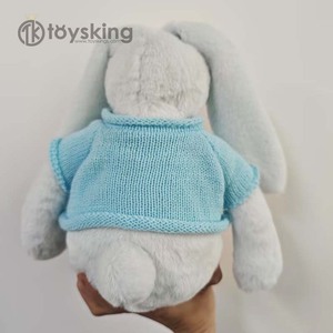 Lapin en peluche personnalisé avec vêtements amovibles - Animal en peluche personnalisé avec nom et compagnon apaisant pour bébé - Product Image 3