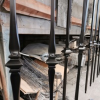 JYD Home Décoration moderne Balustre/broche d'escalier en fer forgé avec articulation/collier (Q-109 et Q-108)