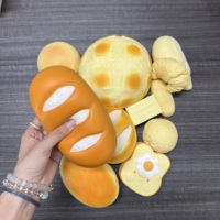 Jouet Squishy Réaliste à Sensation Humide et à Remontée Lente, Bâtonnet de Pain Brezel à Presser pour Soulager le Stress