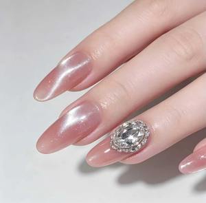 Vente en gros de faux ongles press-on français faits à la main de haute qualité, formes amande et carrées, en acrylique, personnalisables avec logo - Product Image 6
