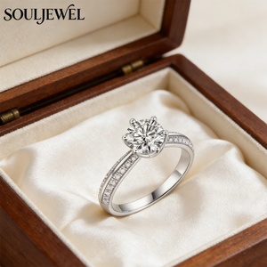 Anello <span class=keywords><strong>di</strong></span> Lusso Souljewel in Argento Sterling 925 con Moissanite, Taglio Rotondo Classico, Anello <span class=keywords><strong>di</strong></span> Fidanzamento e Promessa per Donne - Product Image 1