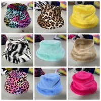 Chapeau Bob Femme Hiver Chaud en Peluche Léopard, Casquette de Pêcheur à Large Bord, Chapeau Seau Doux et Moelleux en Fausse Fourrure pour l'Hiver
