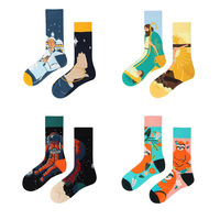Vente en gros de chaussettes d'art graphique uniques et amusantes pour femmes et hommes en coton Creative Crazy AB Chaussettes dépareillées