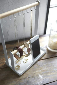 ชั้นวางเครื่องประดับสไตล์อาร์ตเดโค AURORA พร้อมตะขอสำหรับแขวนสร้อยคอและกำไลโลหะ ประกอบง่าย - Product Image 4