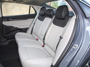 Berline de taille moyenne de classe B à traction avant, frein à disque sur quatre roues, nouvelle énergie, version sportive hybride électrique, ST-Lin 2025, <span class=keywords><strong>Ford</strong></span> Mondeo - Product Image 6