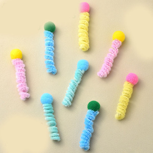 Juguetes para gatos de peluche de colores macaron al por mayor, varillas giratorias, juguetes masticables para gatos con bolas de pelo, juegos de 4 piezas - Product Image 3