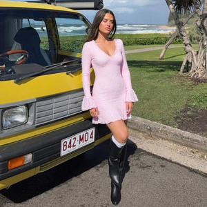 Vestido de Otoño con Cuello en V para Mujer, Ropa de Fiesta, Elegante Vestido Ajustado con Mangas Acampanadas y Encaje en la Cadera - Product Image 1