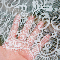 Nappe moderne simple en dentelle transparente blanche pure avec pompon, décoration de table pour hôtel et maison, nappe rectangulaire à motif de papillon et de fleurs