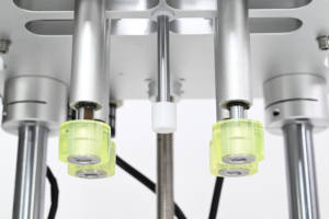 Máquina Tapadora Eléctrica de Cuatro Ruedas de Sobremesa para Botellas de Plástico y Vidrio, para Jugos, Aceite, Salsas, Cosméticos, Agua, Bebidas, Champú - Product Image 6