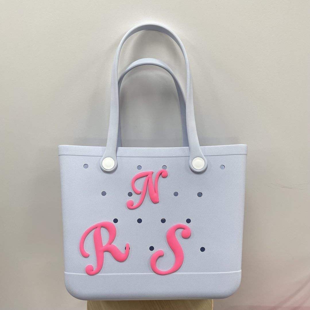 Lettres roses: A à Z