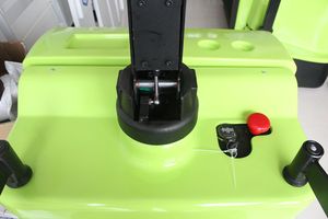 手動スタッカー2トン油圧フォークリフトハンドパレットスタッカー電動ホイール - Product Image 6