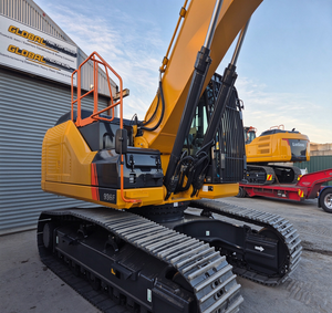 Excavatrice sur chenilles jaune 936F de marque supérieure, machine de construction robuste - Product Image 3