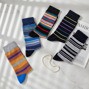 ถุงเท้าผู้ชาย ODM Qiying ขายส่งจำนวนมาก ลายแจ็คการ์ด วินเทจ ระบายอากาศได้ดี สไตล์นอร์ดิก สำหรับฤดูหนาว อุ่นสบาย ผลิตจากผ้าฝ้าย 100% รับสั่งทำโลโก้ - Product Image 4