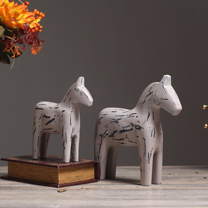 Figuras de Caballos de Madera Estilo Escandinavo, 2 Piezas, Decoración Artesanal para Mesa, Hogar, Oficina, Regalo de Inauguración - Product Image 5