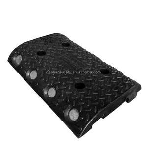 นำโรงจอดรถบนถนนสำหรับการลดความเร็วยางชนที่จะขาย - Product Image 5