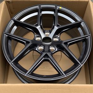 निर्माता 4x100 4x108 4x114.3 5x100 5x108 5x114.3 5x112 5x 120 15 16 17 18 19 20 इंच के अलॉय व्हील हब की बिक्री की है। - Product Image 3