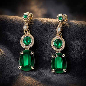 Boucles d'oreilles Huggie vintage de Pâques, zircone verte tendance, plaqué rhodium, pour fête, chrétien - Product Image 4