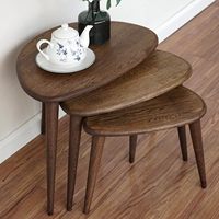 Ensemble de 3 tables gigognes solides en chêne du milieu du siècle avec pieds coniques Meubles de maison en bois de style rétro