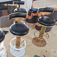 Tabourets de bar dorés Tabourets de comptoir pivotants réglables Tabourets de bar réglables en hauteur Tables et chaises de bar simples et personnalisées