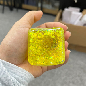 ของเล่นบีบคลายเครียด ลูกบาศก์สควิชชี่ ขนาด 5 ซม. แบบค่อยๆคืนตัว สีใสวิบวับ ประกายกลิตเตอร์ รูปทรงก้อนน้ำแข็ง - Product Image 4