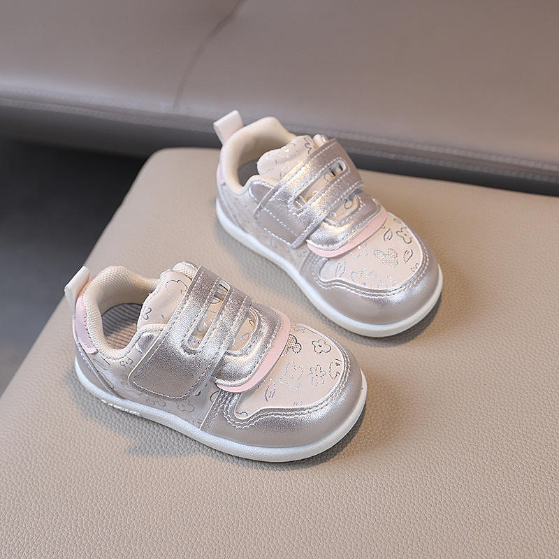 สีขาวนวล