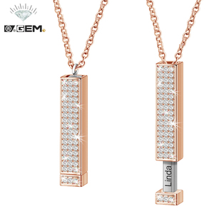 R. Gemma. Collana con ciondolo con nome personalizzato fatto da te in oro 18 K stile tridimensionale con zircone retrattile in ottone - Product Image 1