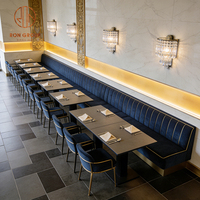Halbrunde Marmor-Sitzgruppe für Cafés: Sofa, Stuhl und Tisch als Sitzmöbel für Restaurants