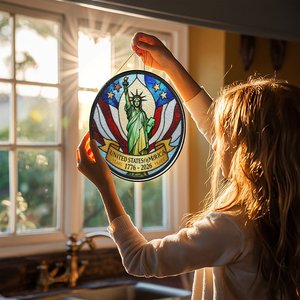 Colgante de Vitral con Diseño de la Estatua de la Libertad, 250 Años de América 1776-2026 - Product Image 5