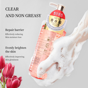 Ensemble de soins corporels parfumés en gros, marque privée OEM, éclaircissant en profondeur, exfoliant, hydratant, gel douche blanchissant - Product Image 4