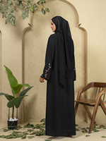 Abaya décontractée de luxe islamique noire en polyester de la collection Sanash pour femmes adultes, col ouvert sur le devant, broderie perlée, manches longues